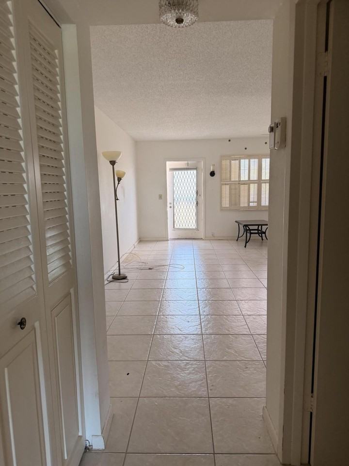 4074 Cornwall D - Photo 3 of 8