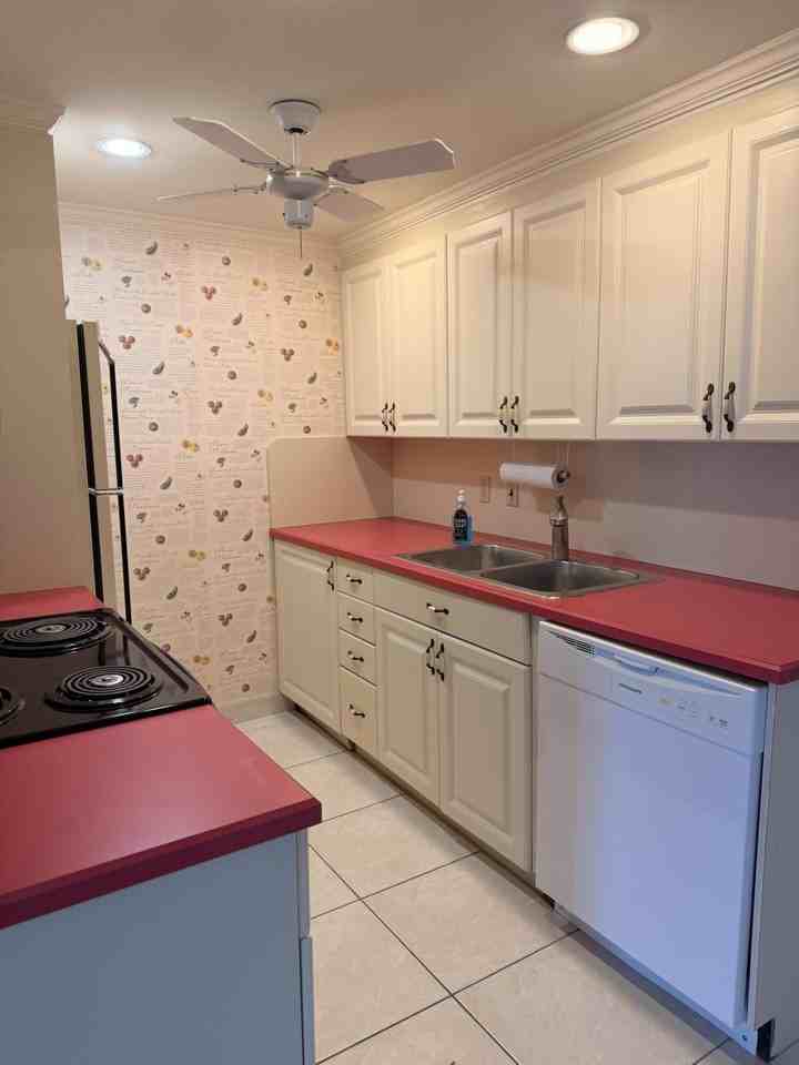 4074 Cornwall D - Photo 5 of 8