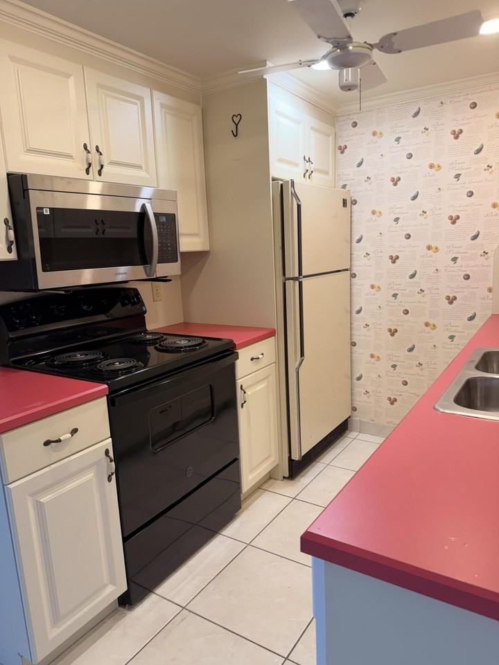 4074 Cornwall D - Photo 6 of 8