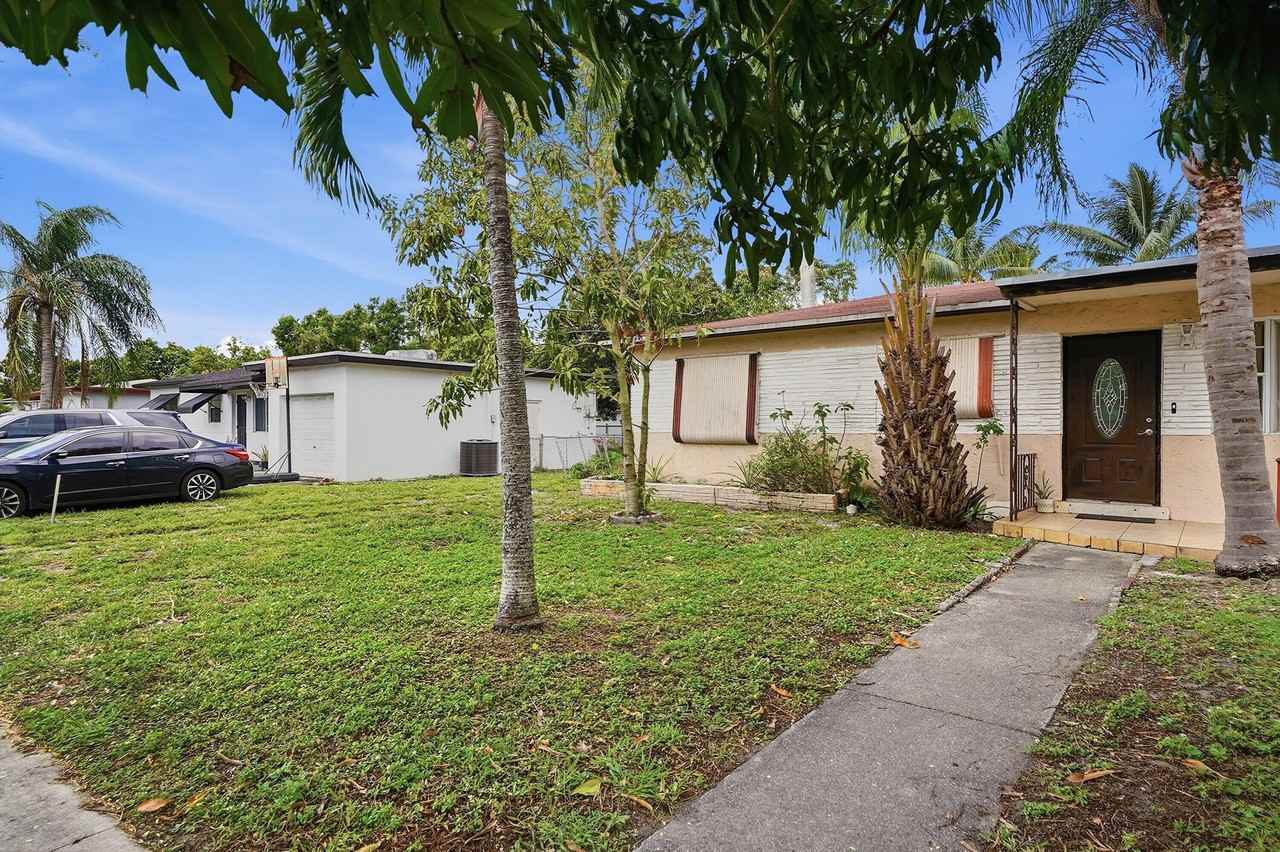 2130 Sw 67th Ave #A - Photo 2 of 10