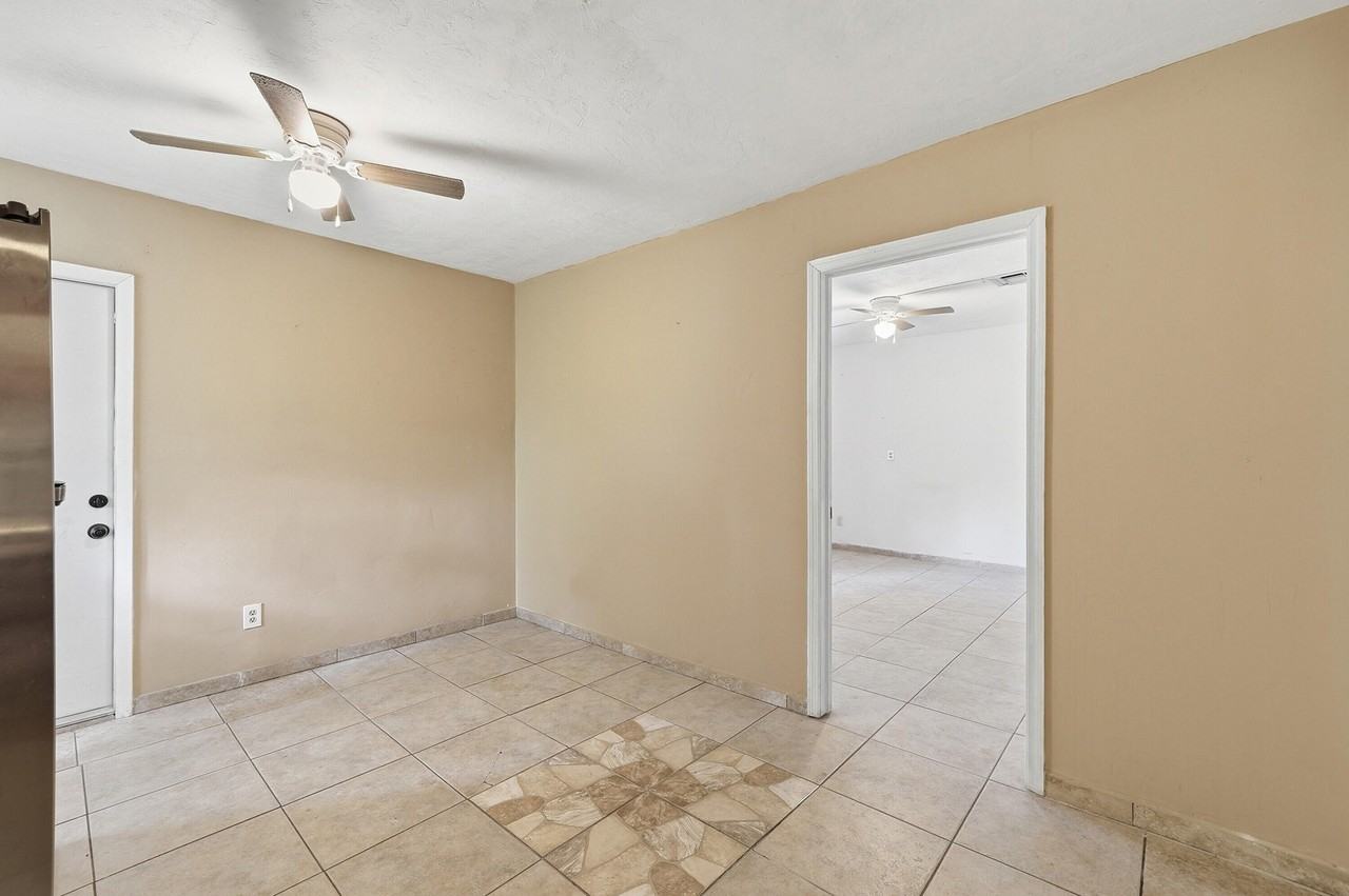 2130 Sw 67th Ave #A - Photo 5 of 10