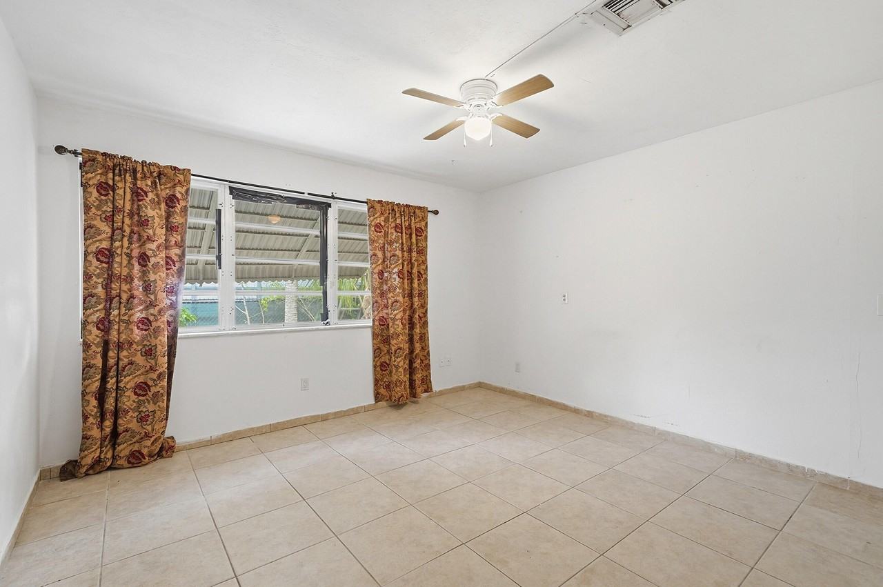2130 Sw 67th Ave #A - Photo 6 of 10