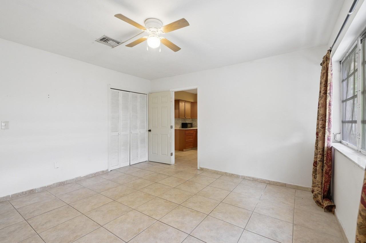 2130 Sw 67th Ave #A - Photo 7 of 10
