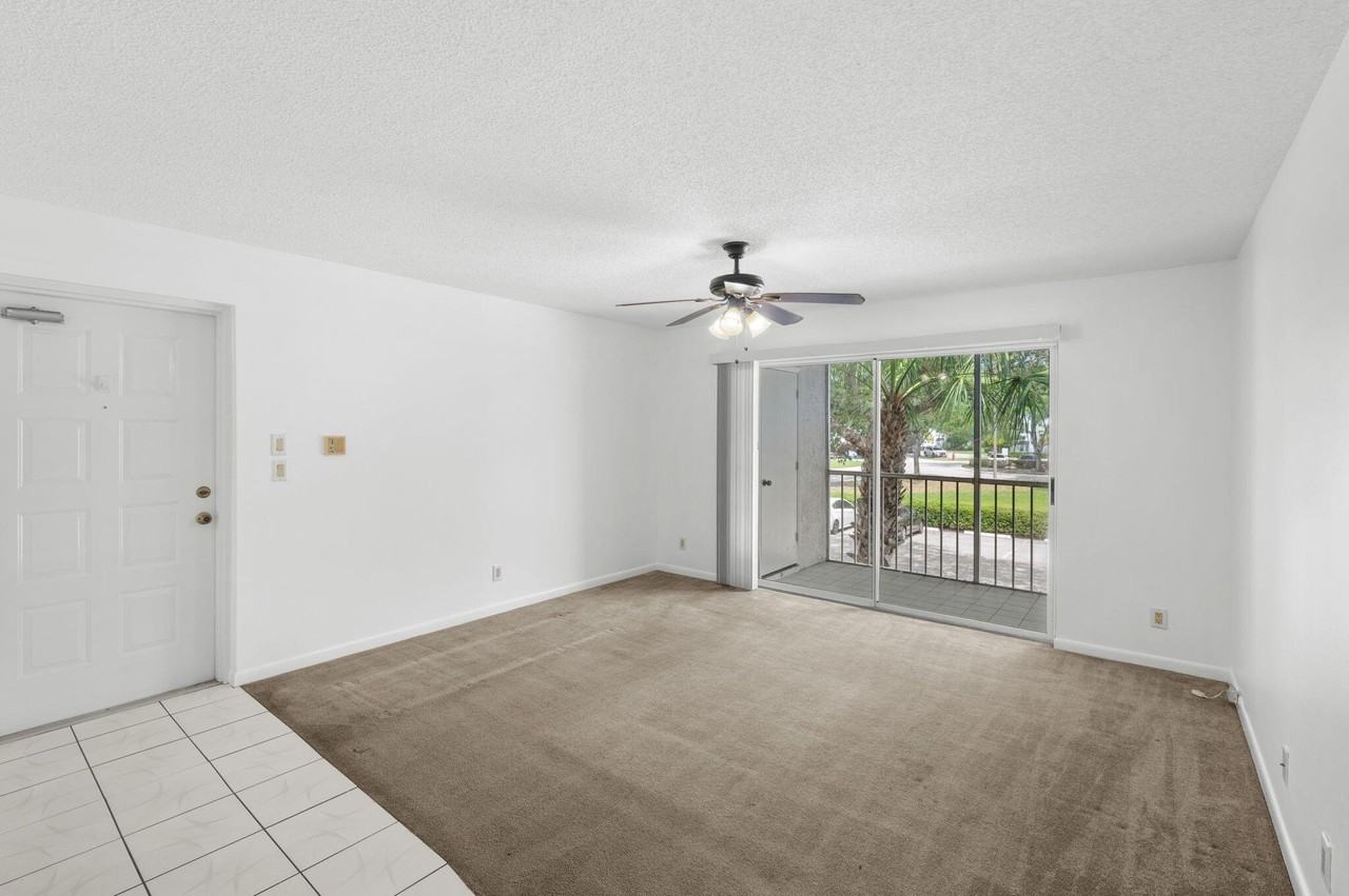 2506 Se Anchorage Cv #2 - Photo 4 of 20