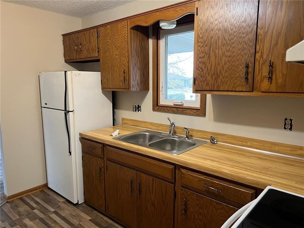 1615 Commercial Ave #203 - Photo 6 of 10