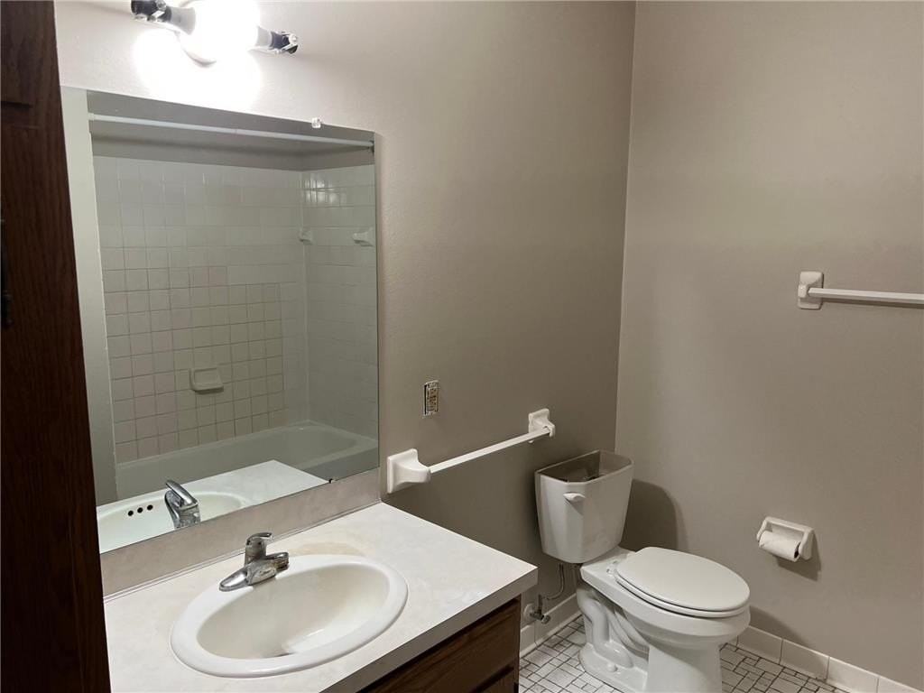 1615 Commercial Ave #203 - Photo 7 of 10