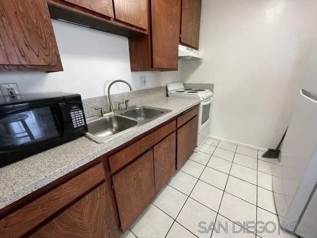 1645 Emerald St #2I - Photo 4 of 12
