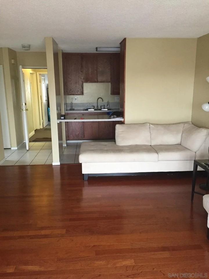 1645 Emerald St #2I - Photo 5 of 12