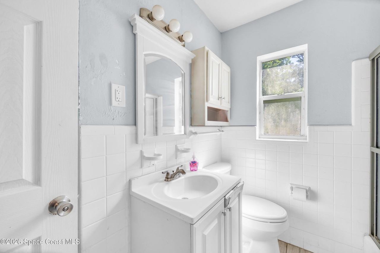 1306 S Lakemont Dr - Photo 4 of 36