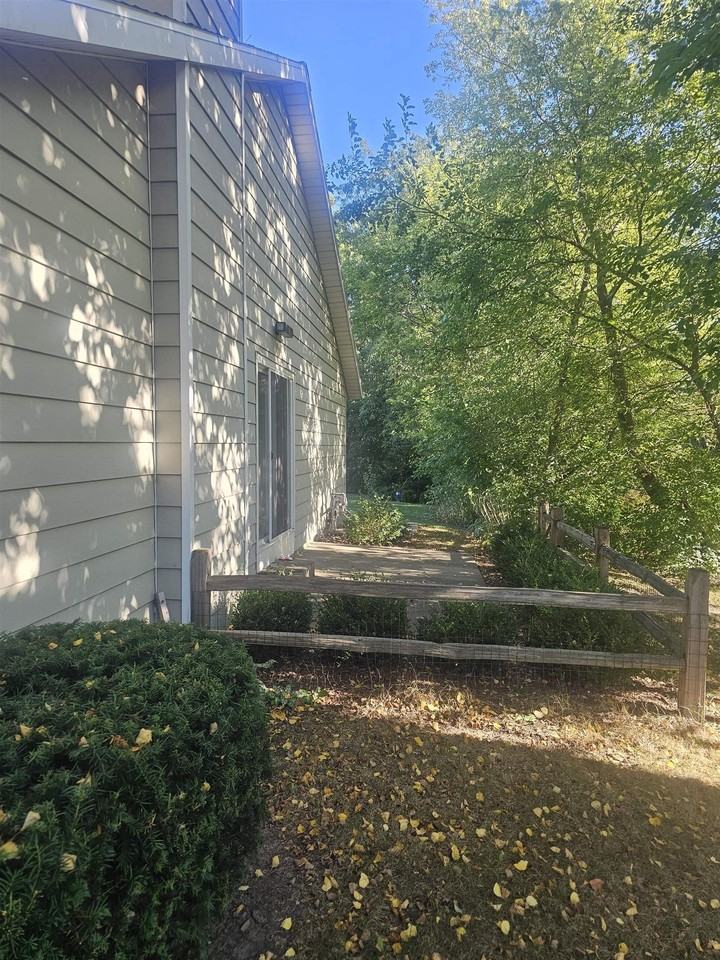 2674 Norwich St - Photo 4 of 26