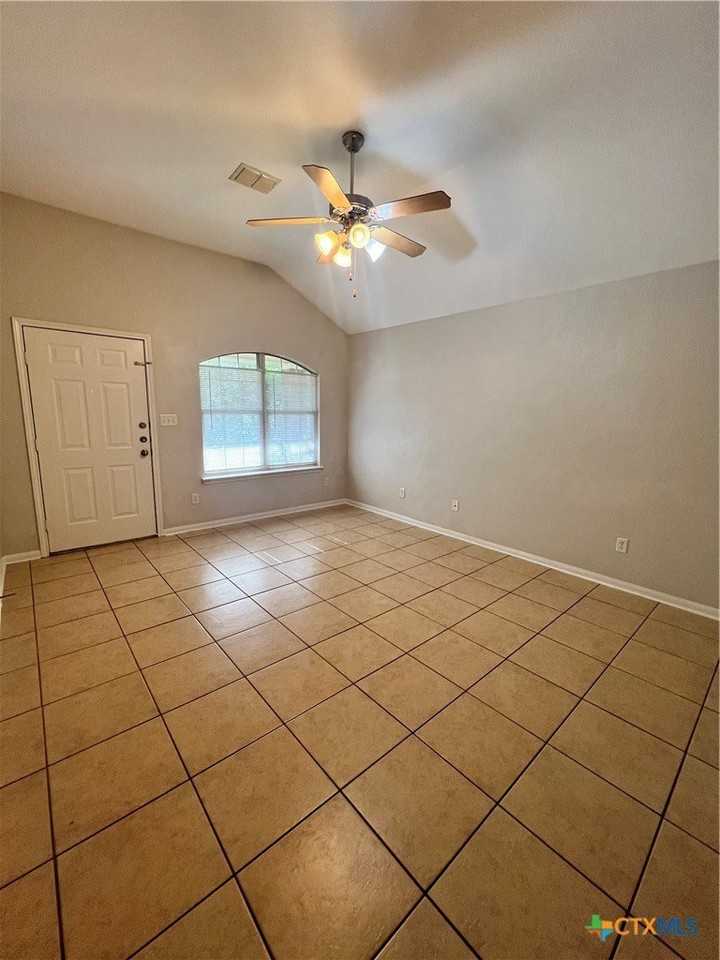607 Olaf Dr - Photo 3 of 17