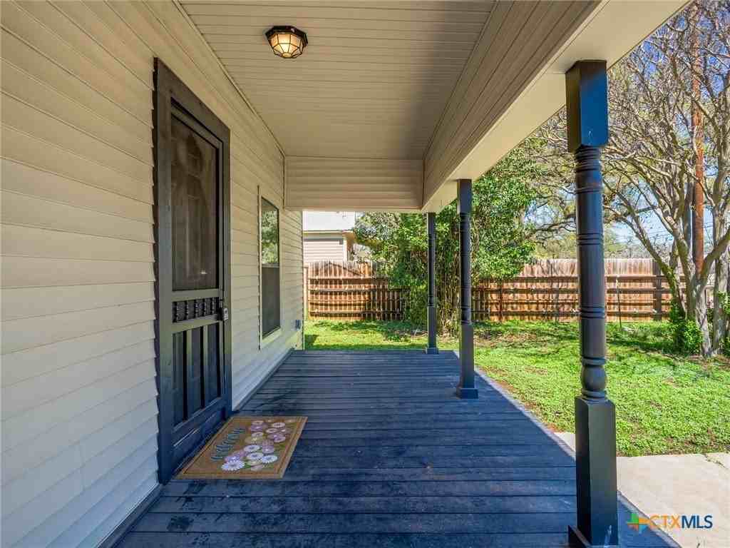 103 N Avenue Q - Photo 3 of 26