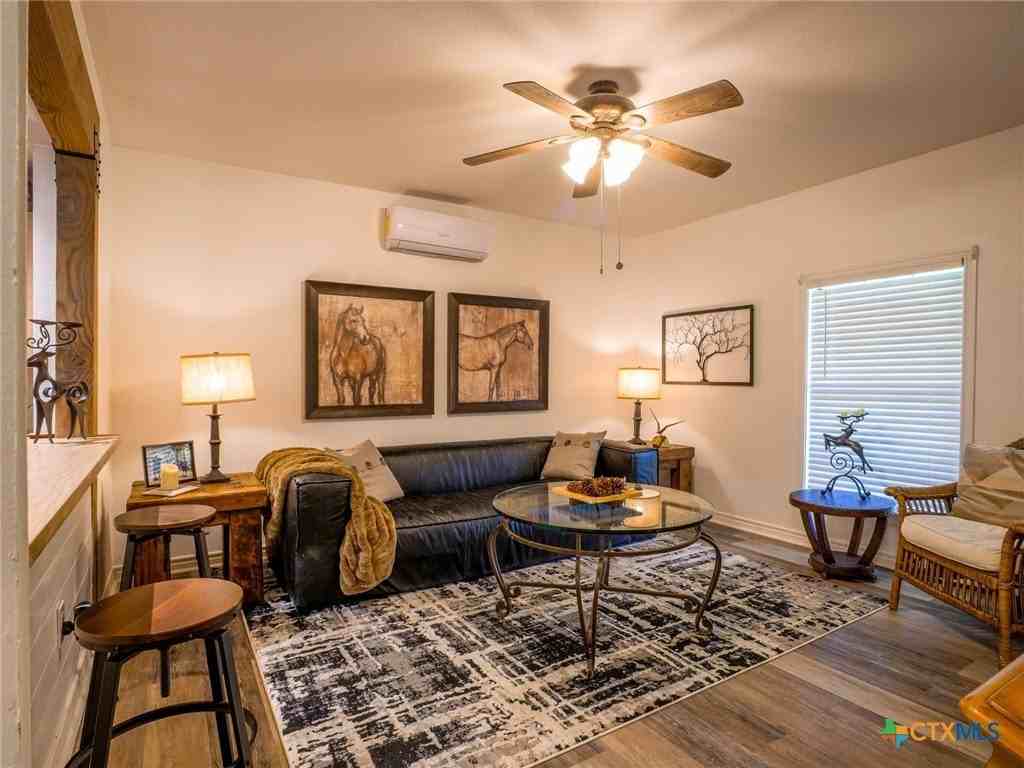103 N Avenue Q - Photo 6 of 26