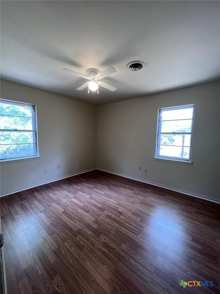 2104 Terrace Dr - Photo 2 of 21