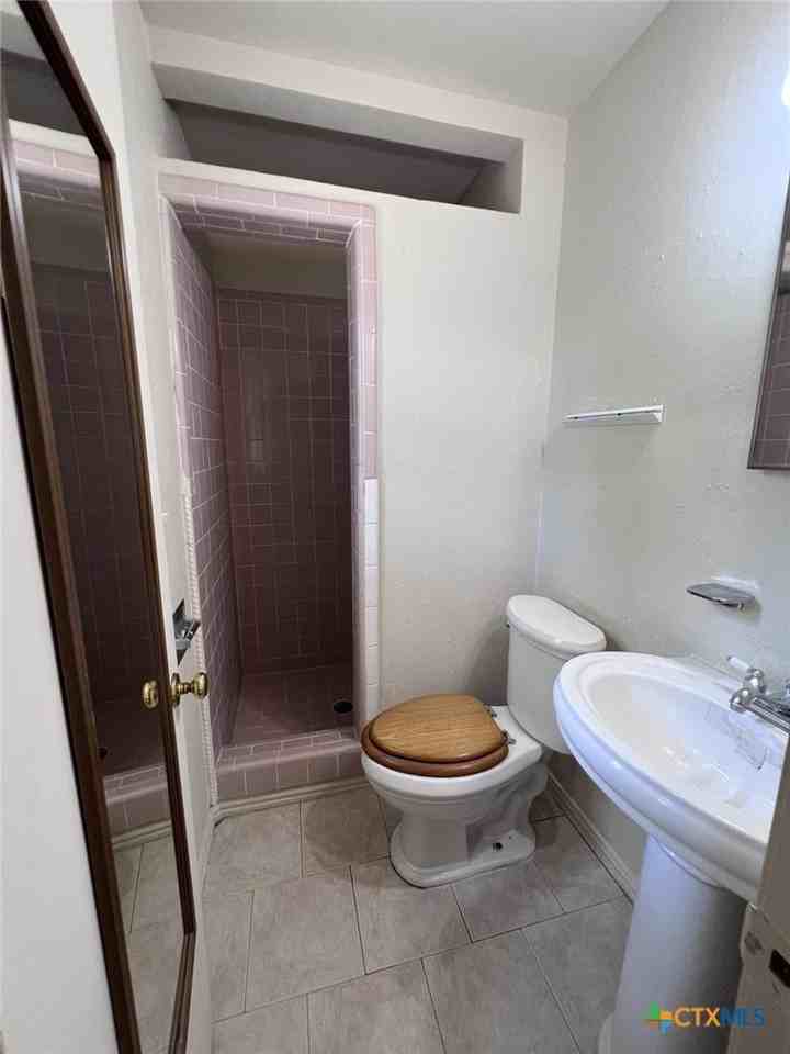 2104 Terrace Dr - Photo 7 of 21