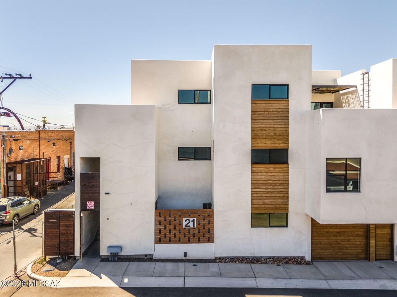 21 W Lalo Way #1-4 - Photo 2 of 47