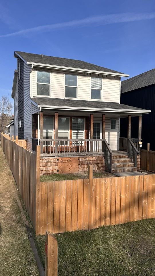 12525 77 Street NW - 12525 Main #12525MAIN - Photo 3 of 6