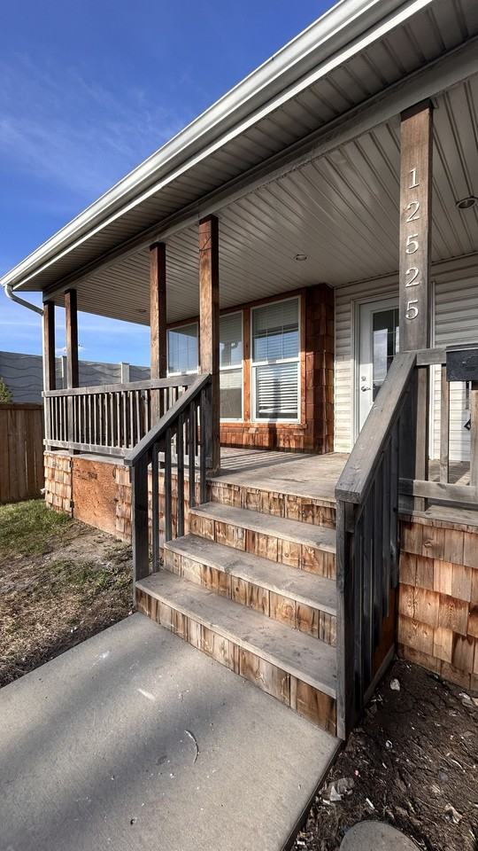 12525 77 Street NW - 12525 Main #12525MAIN - Photo 4 of 6