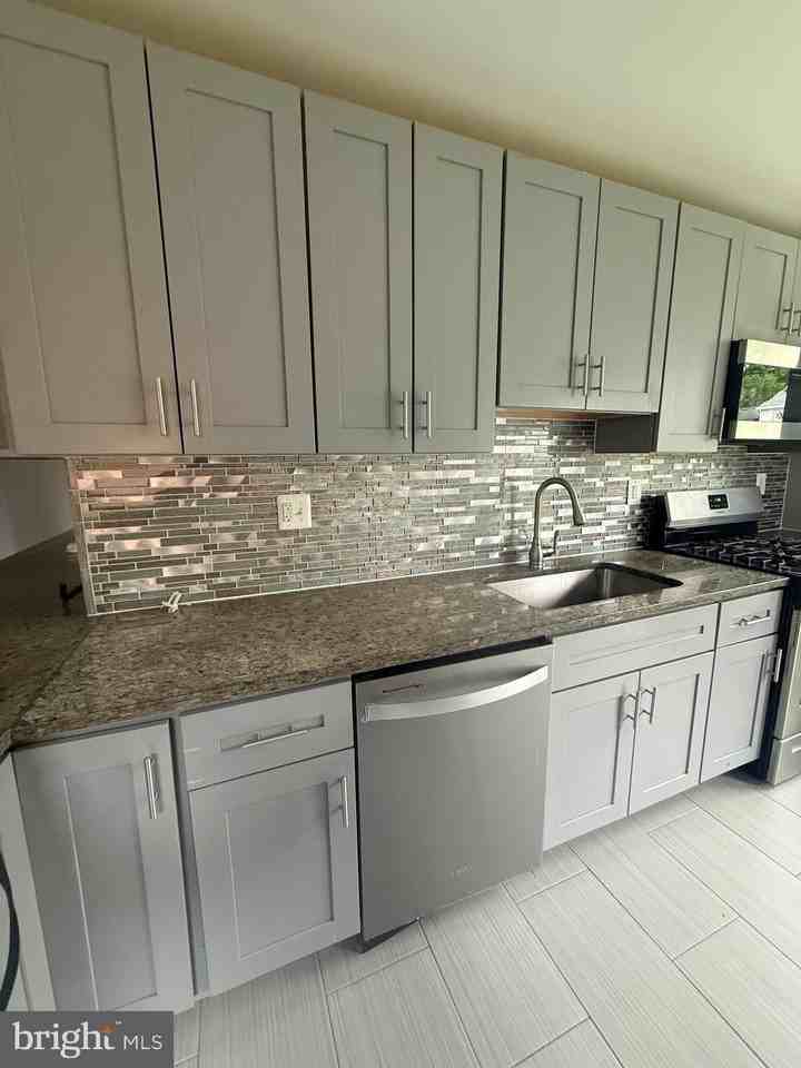 3010 V Pl Se - Photo 6 of 42