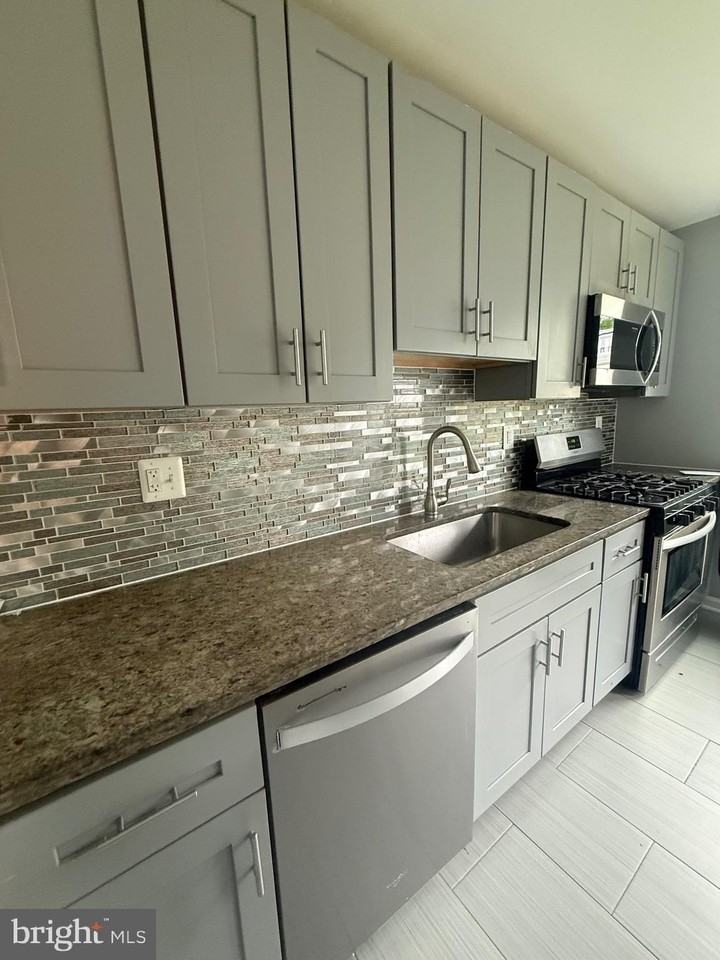 3010 V Pl Se - Photo 7 of 42