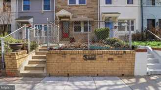 1153 3rd St Ne - Photo 1 of 1
