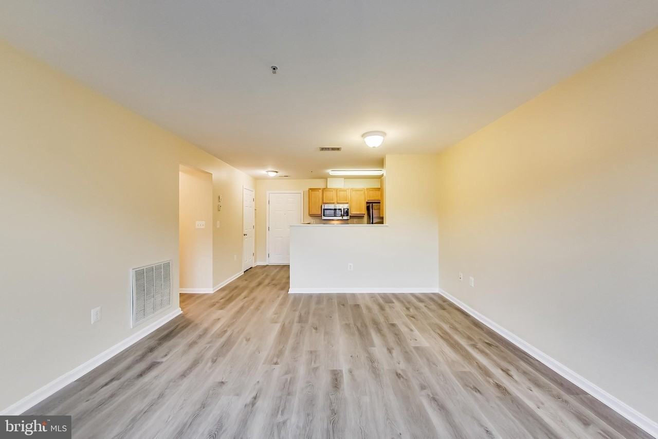 1343 Clifton St Nw #204 - Photo 3 of 17