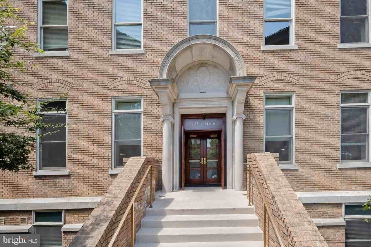 2425 L St Nw #736 - Photo 3 of 32
