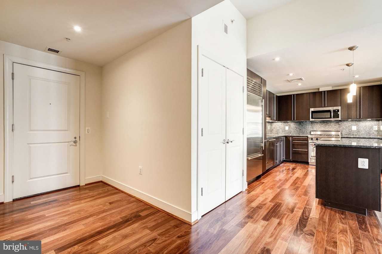 2425 L St Nw #736 - Photo 4 of 32