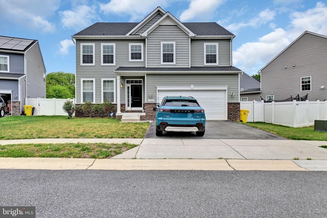 1103 Grady Ct - Photo 2 of 48