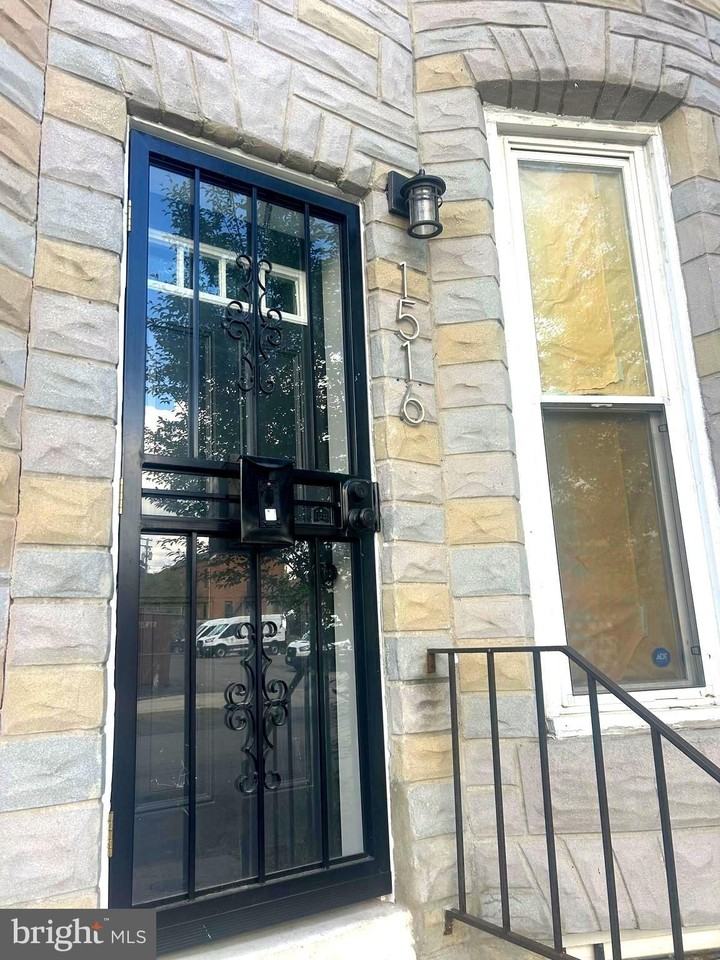 1516 N Mount St - Photo 2 of 30