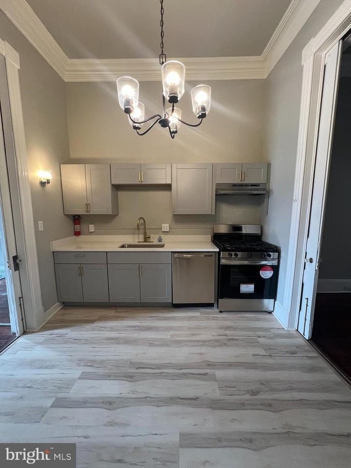 2108 Saint Paul St #1 - Photo 5 of 11