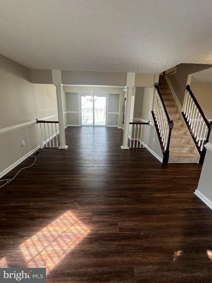 10886 Moore St - Photo 4 of 20