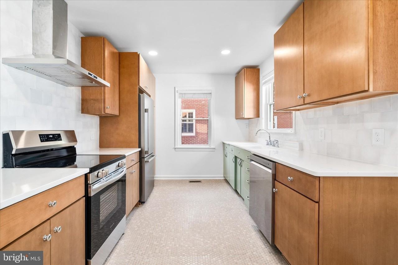 117 W 14th St - Photo 3 of 40