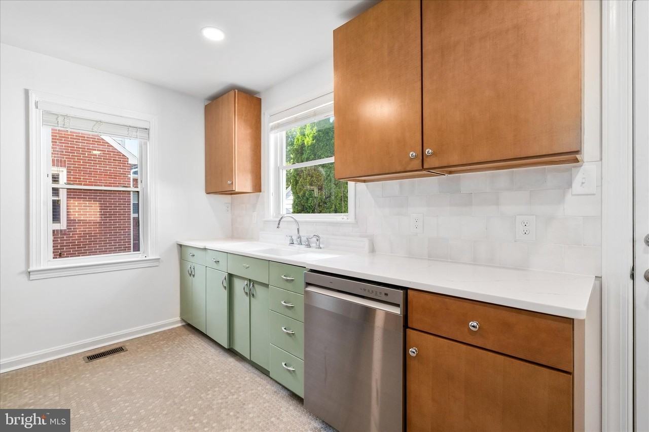 117 W 14th St - Photo 5 of 40