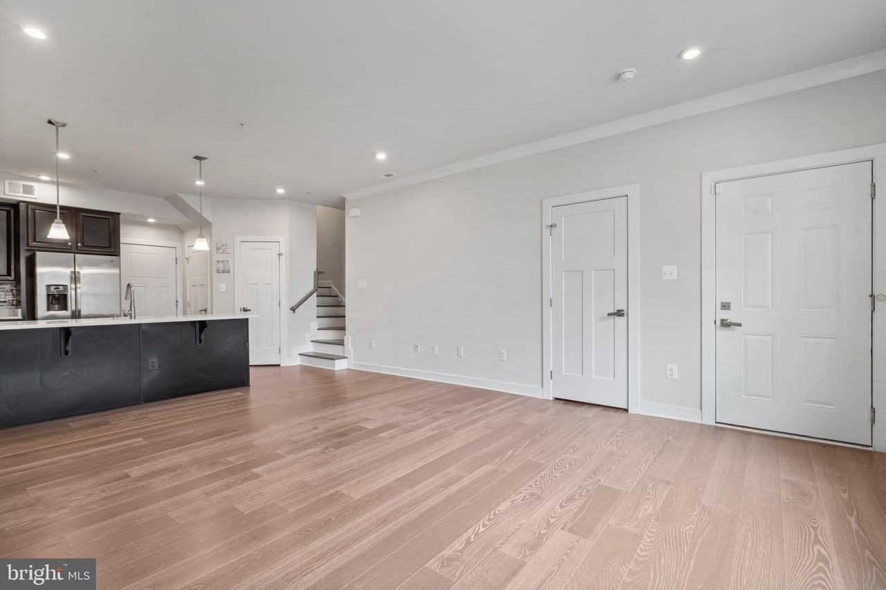 5936 Etterbeek St - Photo 6 of 31