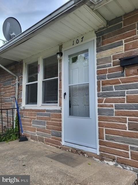 107 Wilson St - Photo 2 of 8