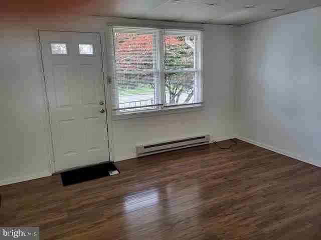 107 Wilson St - Photo 3 of 8