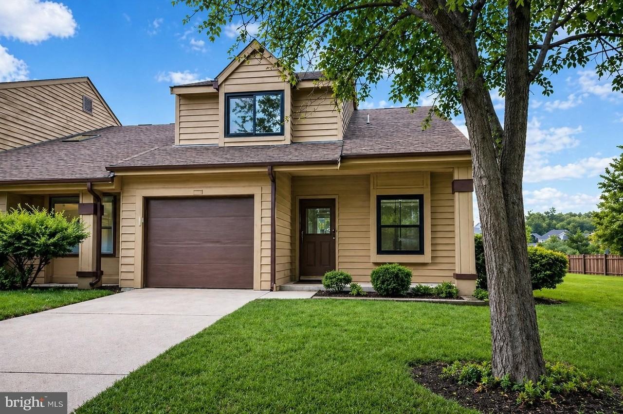 6450 Sewells Orchard Dr - Photo 2 of 33