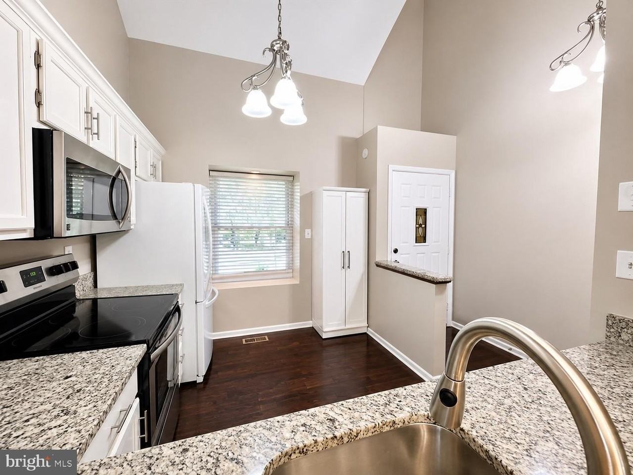 6450 Sewells Orchard Dr - Photo 6 of 33