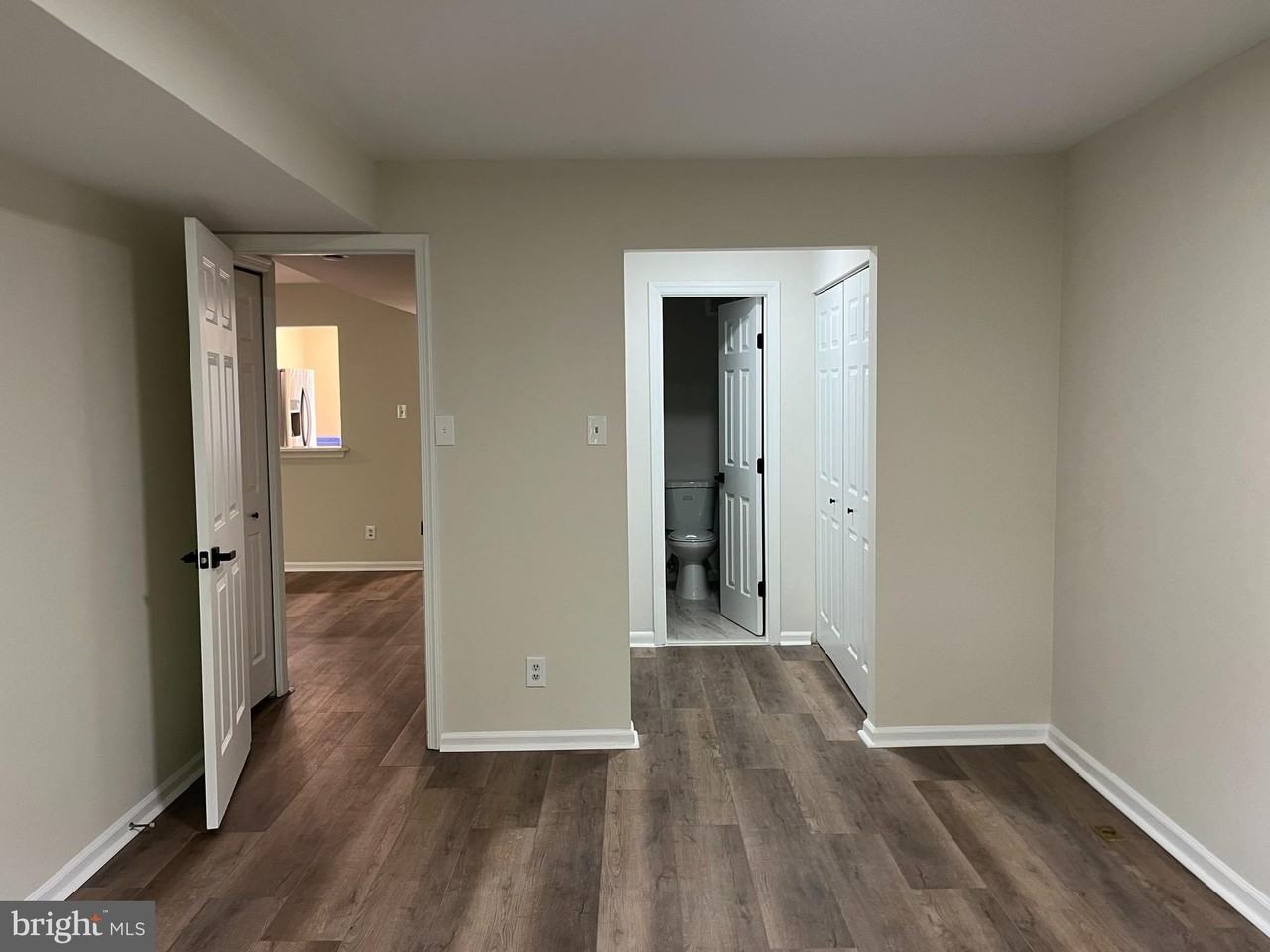 21 Pickering Ct #21-101 - Photo 7 of 9