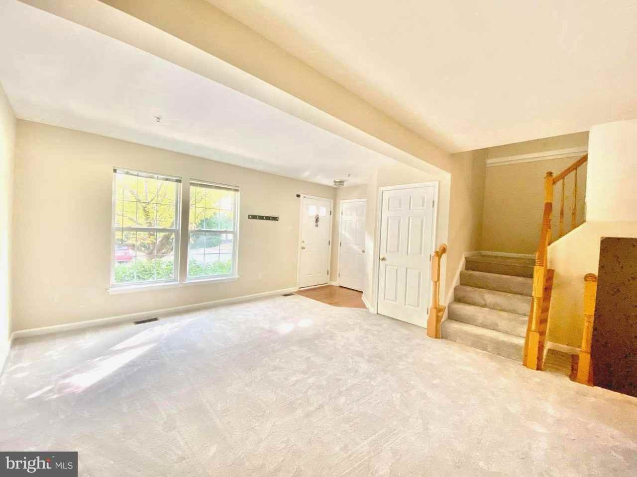 13765 Palmetto Cir - Photo 3 of 40