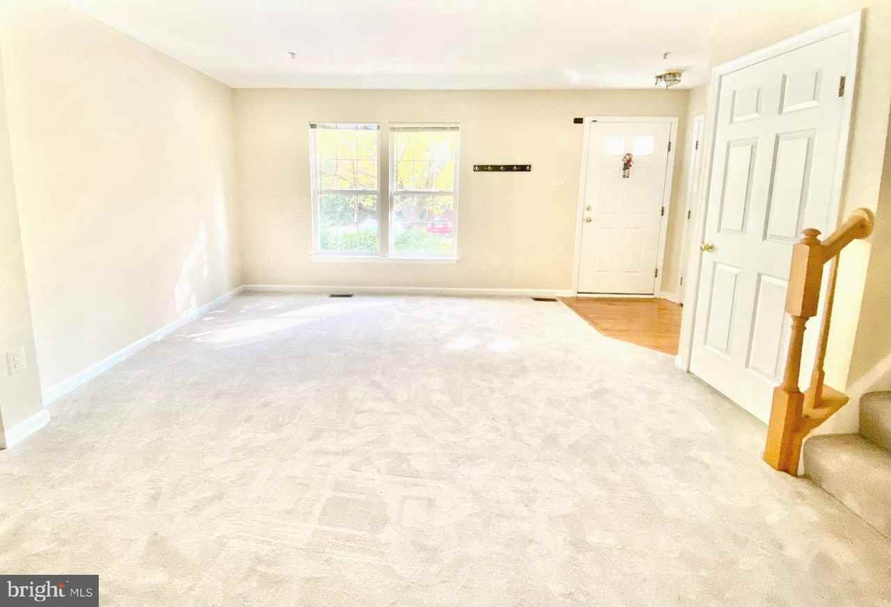 13765 Palmetto Cir - Photo 4 of 40