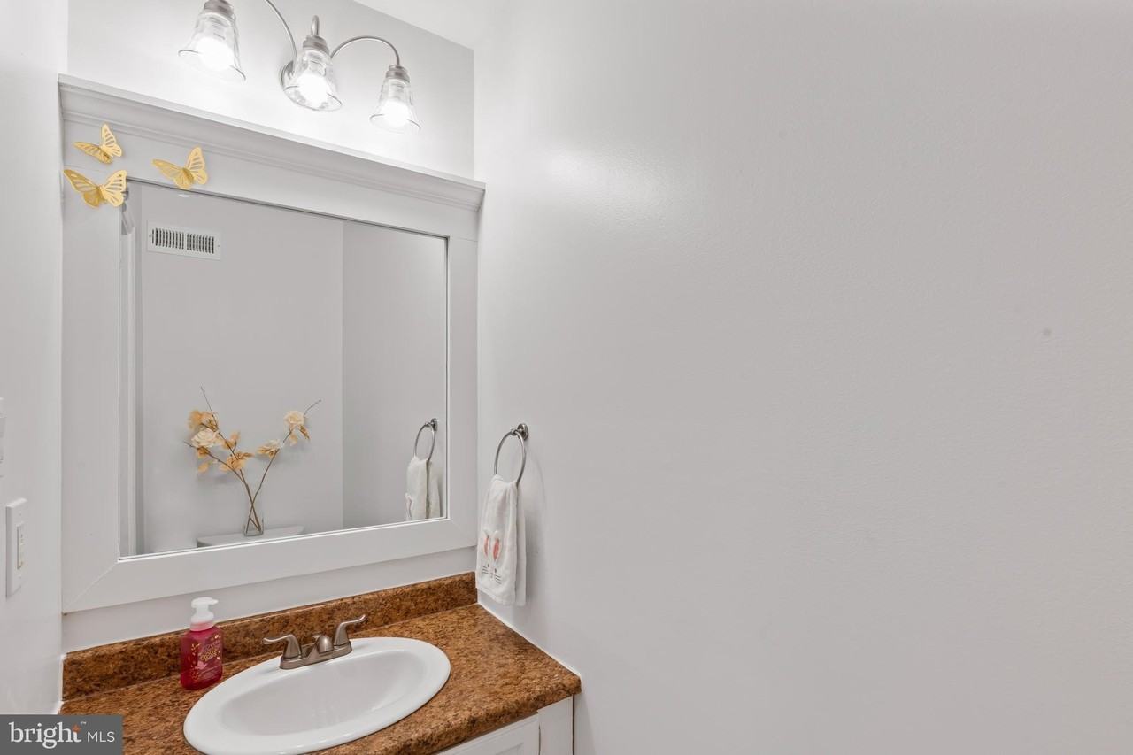 10267 Green Holly Ter - Photo 5 of 50