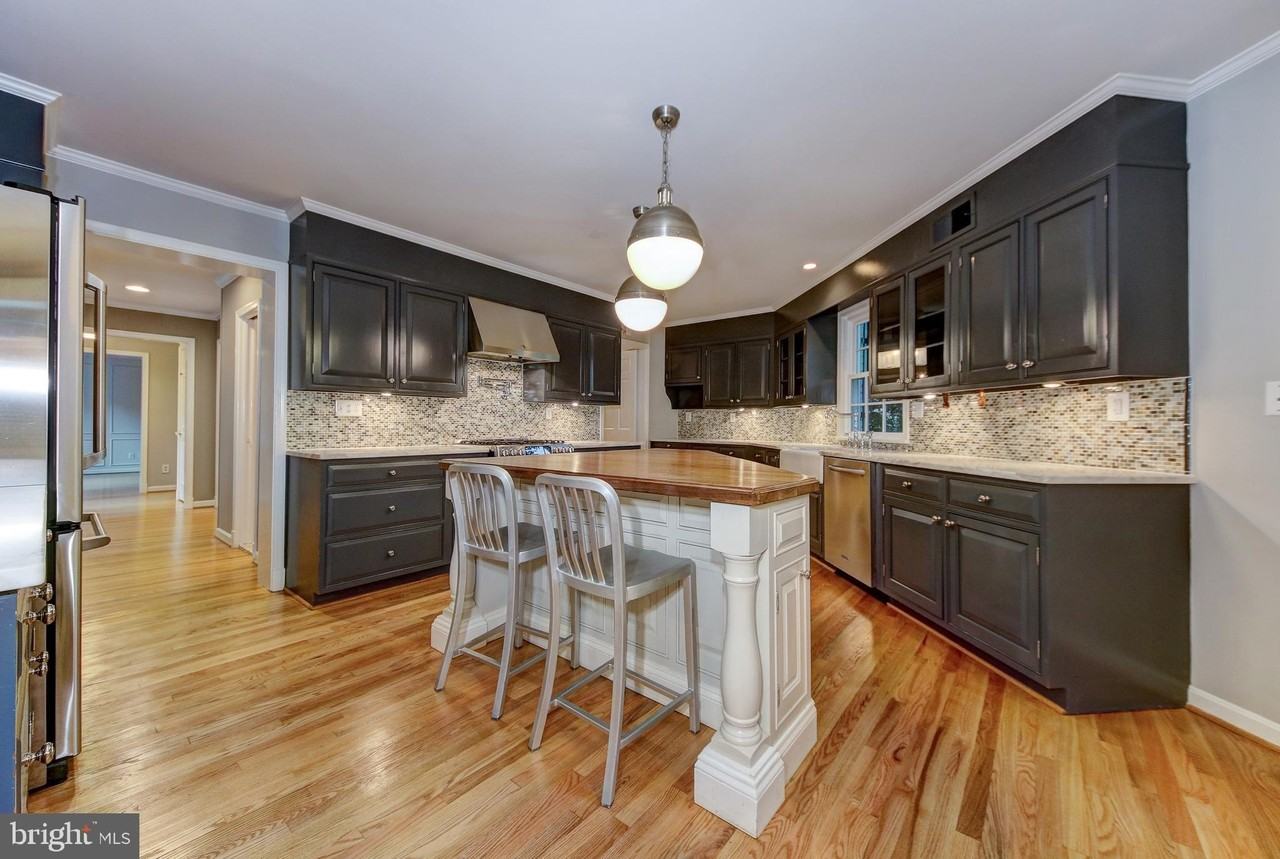 4509 Tournay Rd - Photo 2 of 24