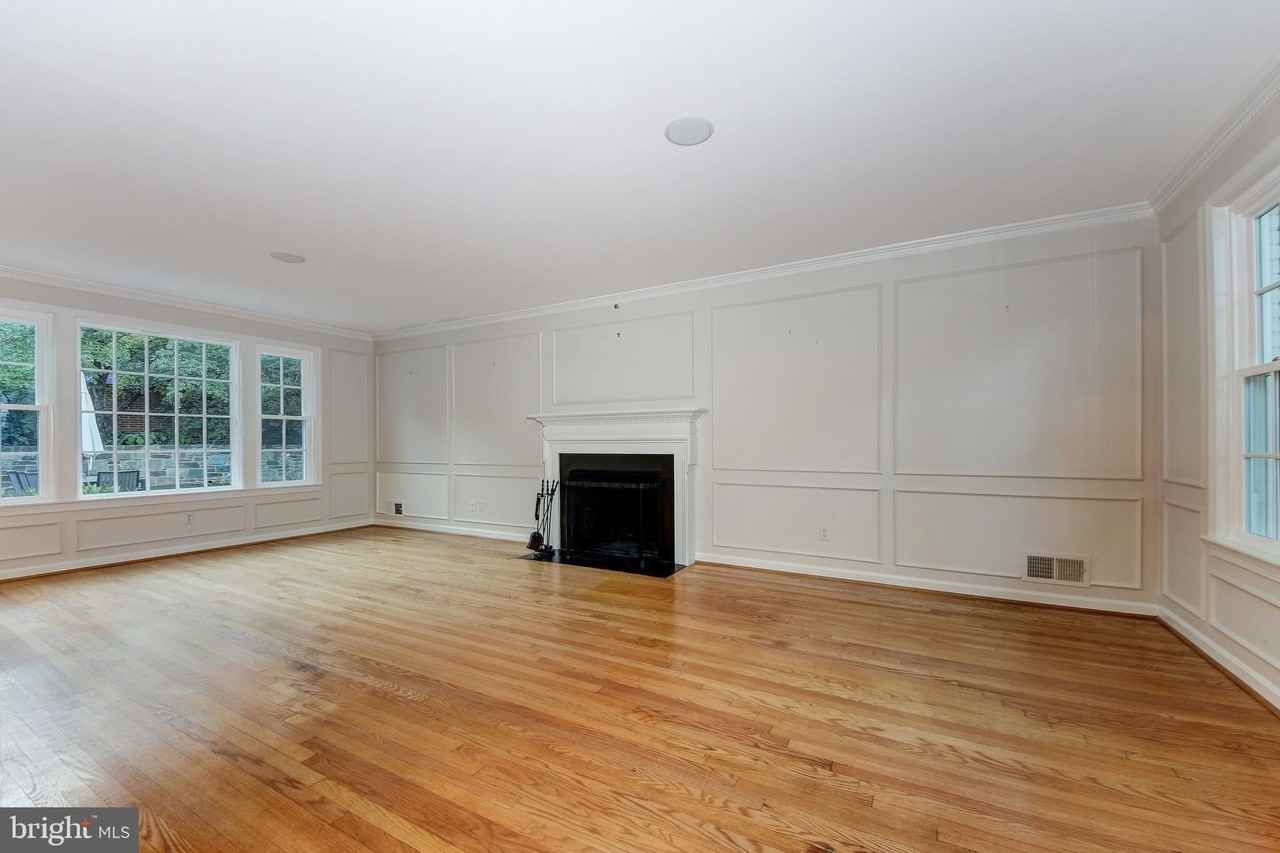 4509 Tournay Rd - Photo 4 of 24