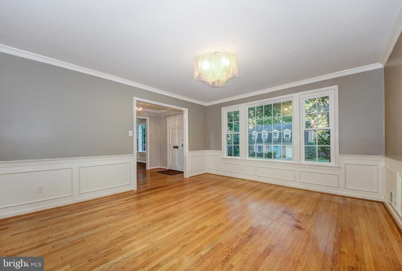 4509 Tournay Rd - Photo 5 of 24