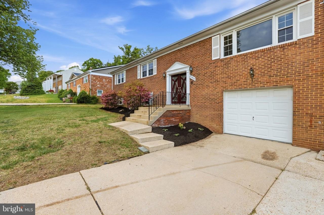 11410 Mary Catherine Dr - Photo 5 of 50