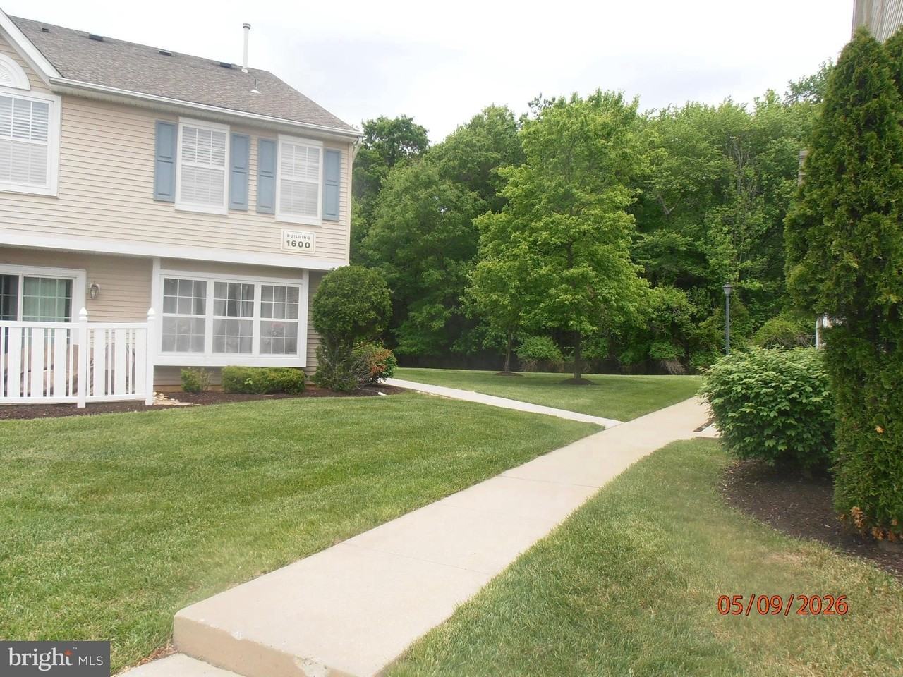 1605 Stokes Rd - Photo 3 of 18