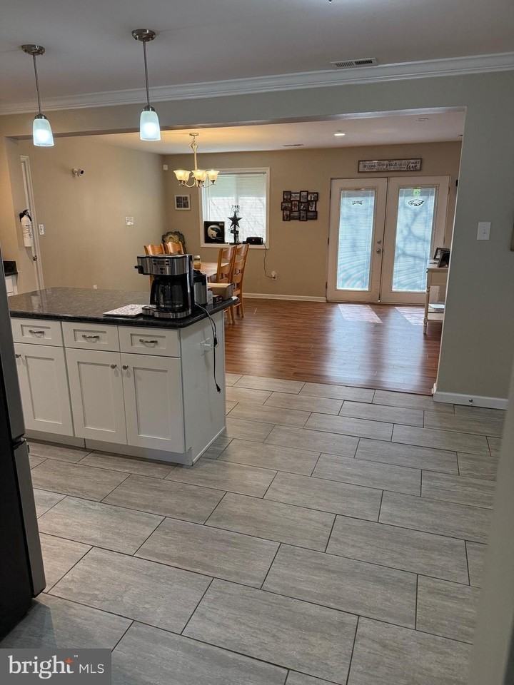 913 Hampton Way - Photo 6 of 18