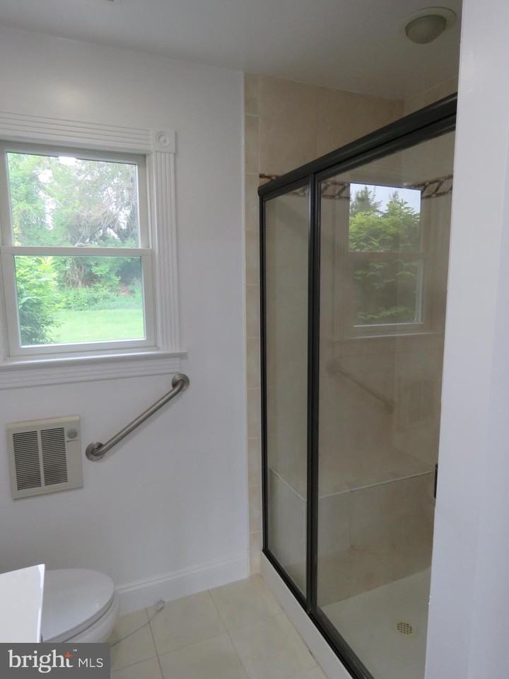 6261 Patrick Henry Ct - Photo 5 of 29